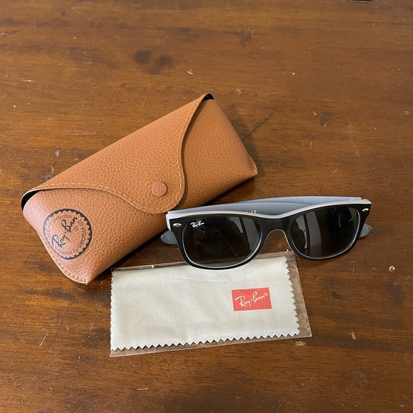 Ray Ban Wayfarer Sunglasses - Picture 10 of 10
